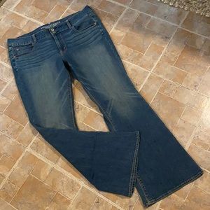 American Eagle hi rise Artist jeans size women 18